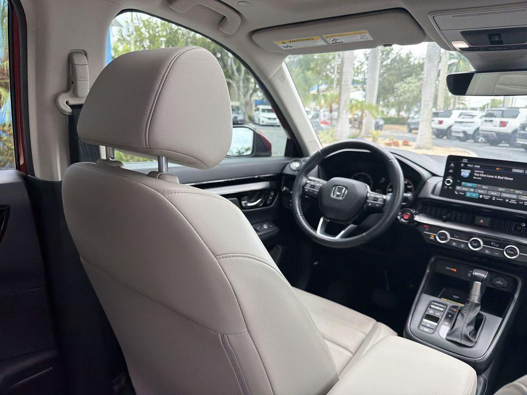used 2025 Honda CR-V car, priced at $33,562