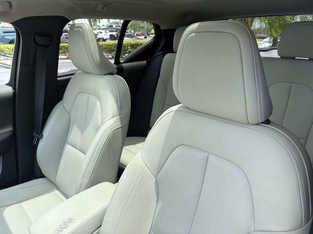 used 2020 Volvo XC40 car, priced at $22,778