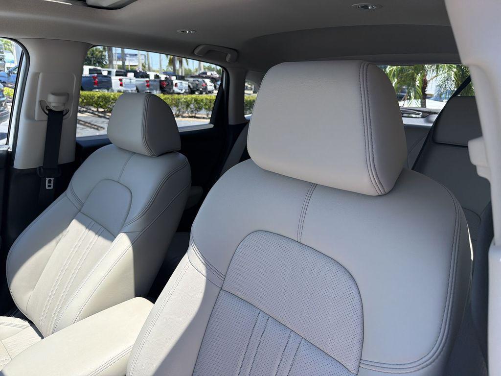 used 2025 Honda HR-V car, priced at $27,807