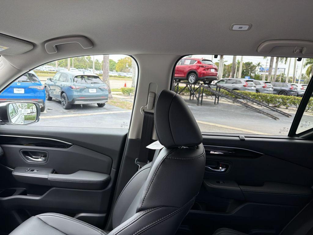 new 2026 Honda Pilot car, priced at $45,307