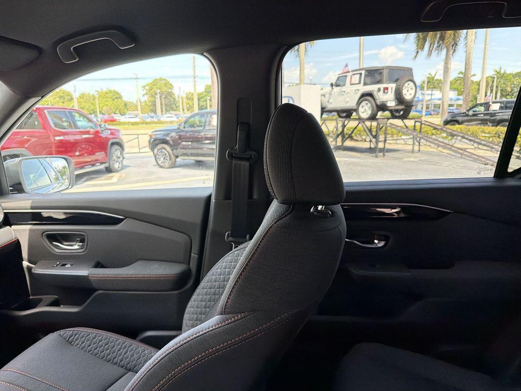 new 2026 Honda Pilot car, priced at $41,942