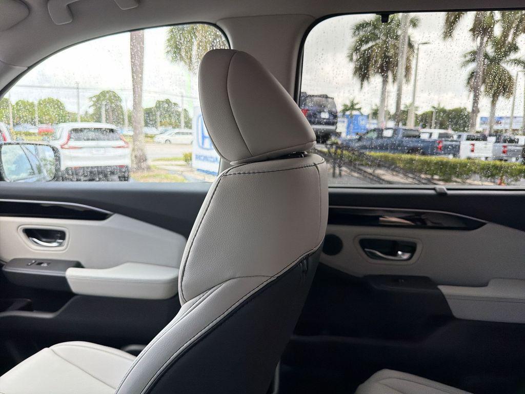 new 2026 Honda Pilot car, priced at $48,141