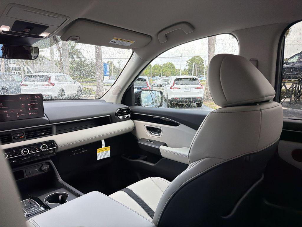 new 2026 Honda Pilot car, priced at $48,141