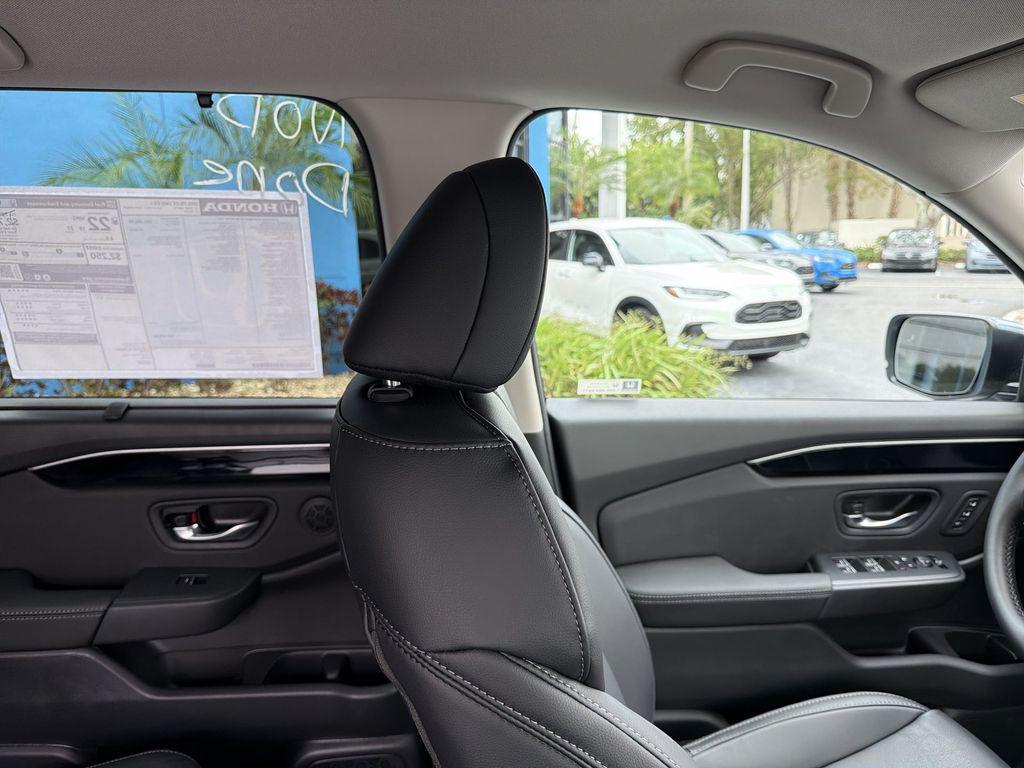 new 2026 Honda Pilot car, priced at $44,587