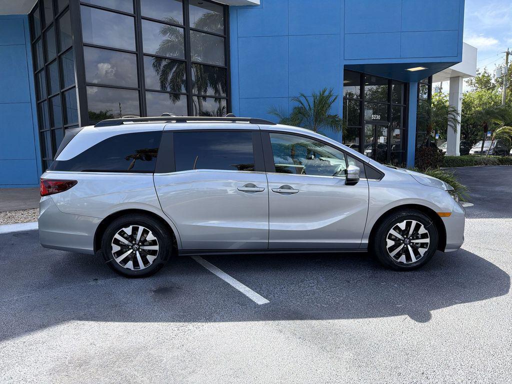 new 2026 Honda Odyssey car, priced at $43,090