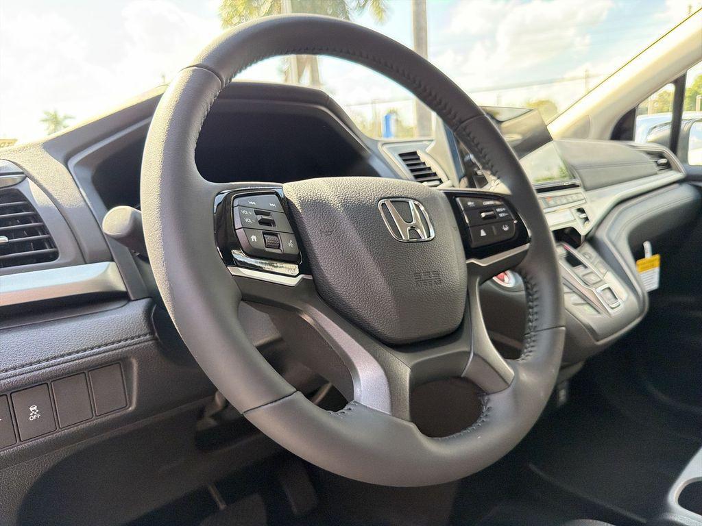new 2026 Honda Odyssey car, priced at $41,737