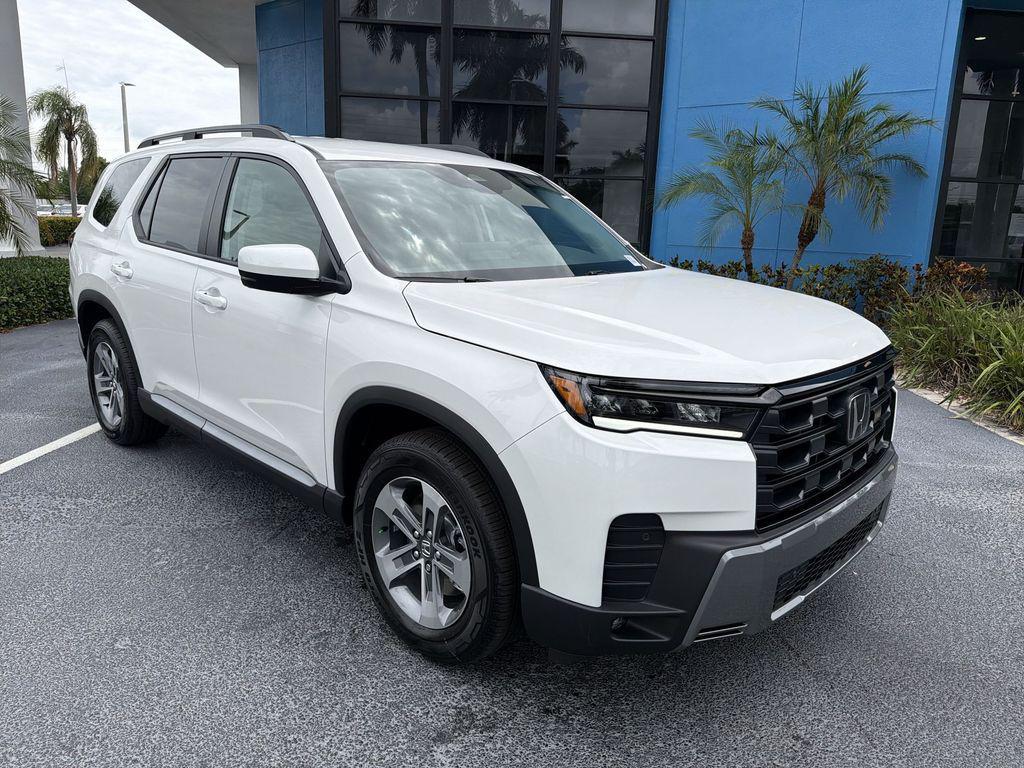new 2026 Honda Pilot car, priced at $46,370