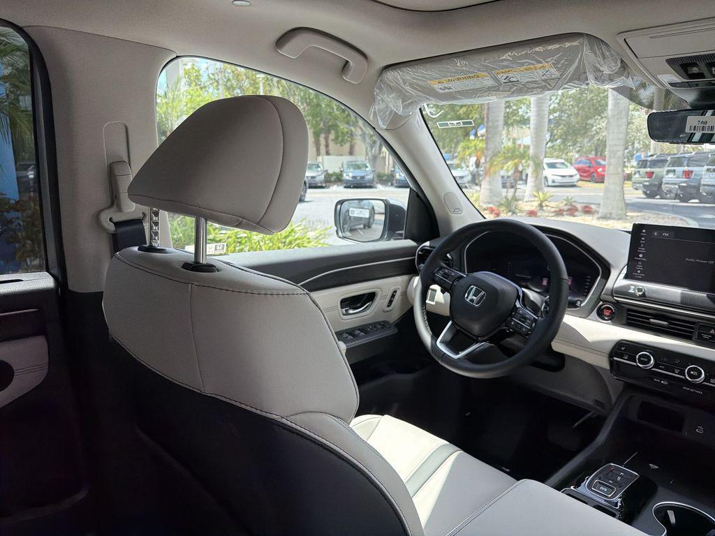 new 2026 Honda Pilot car, priced at $50,486