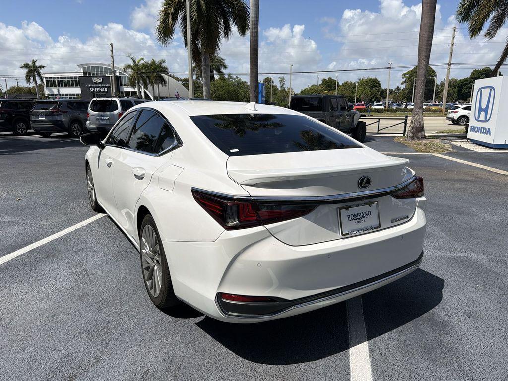 used 2021 Lexus ES 300h car, priced at $35,999
