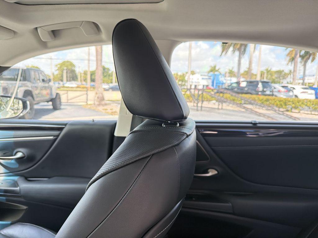 used 2021 Lexus ES 300h car, priced at $35,999