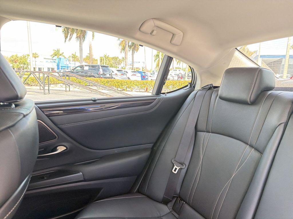 used 2021 Lexus ES 300h car, priced at $35,999