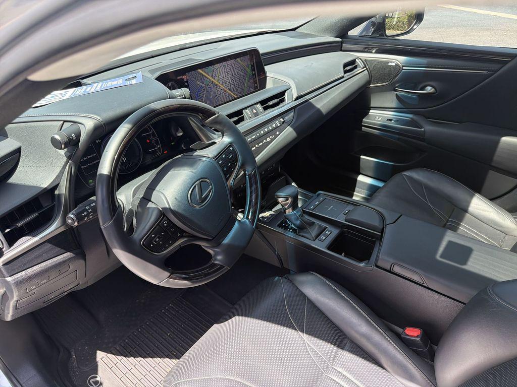 used 2021 Lexus ES 300h car, priced at $35,999