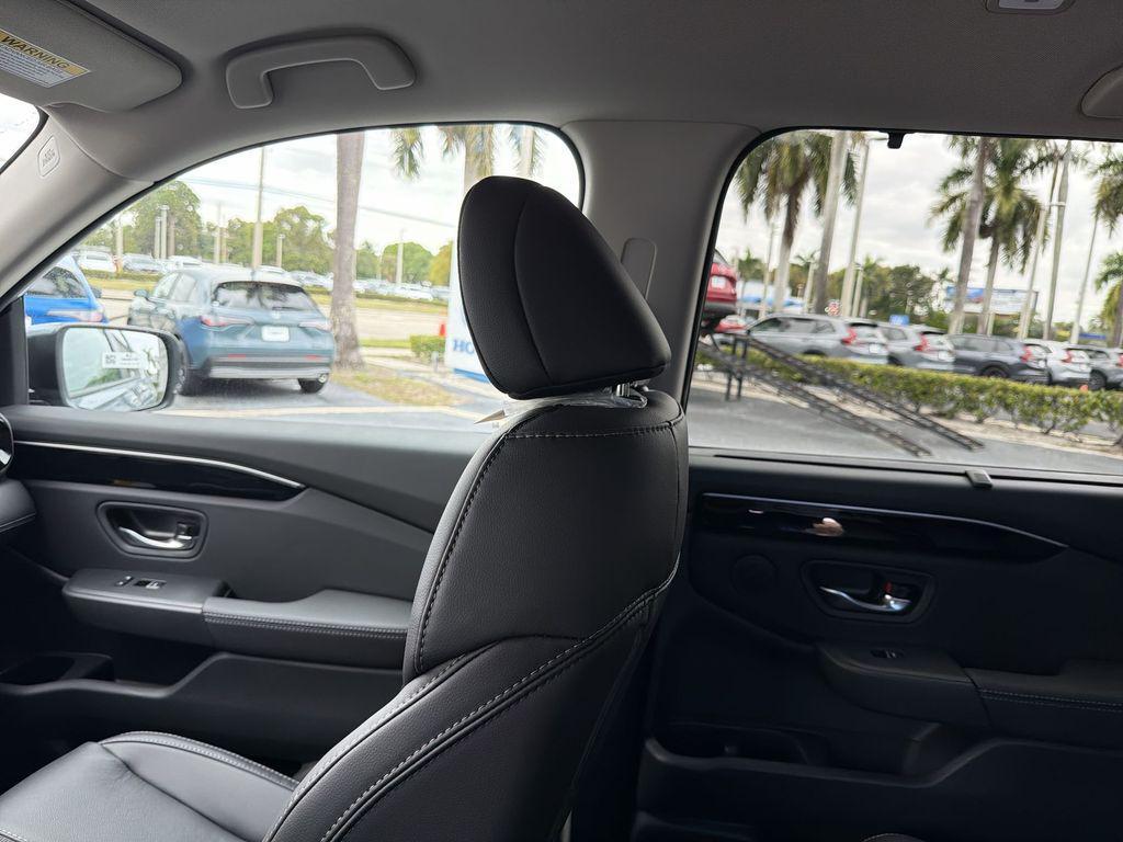 new 2026 Honda Pilot car, priced at $50,251