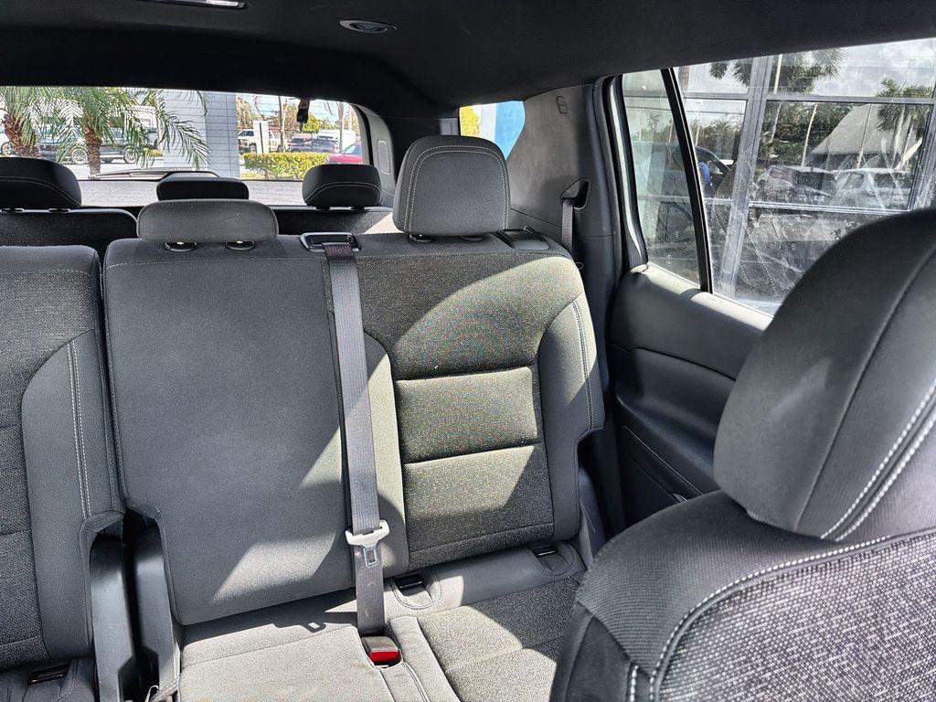 used 2024 Chevrolet Traverse car, priced at $31,857