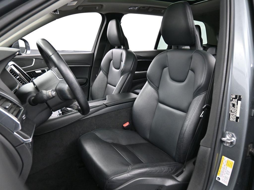 used 2020 Volvo XC90 car, priced at $17,495