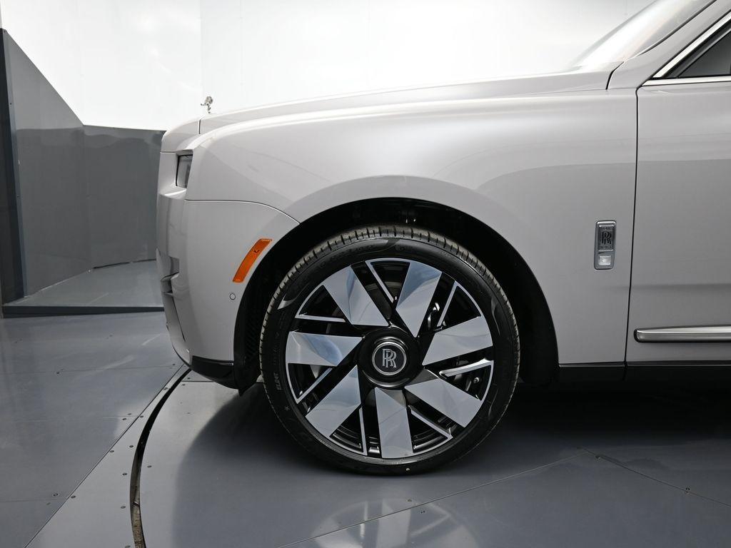 new 2026 Rolls-Royce Cullinan car, priced at $489,950