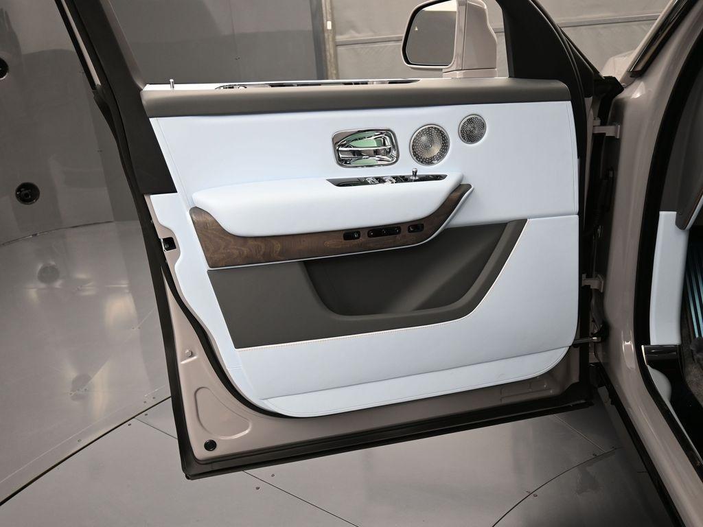 new 2026 Rolls-Royce Cullinan car, priced at $489,950