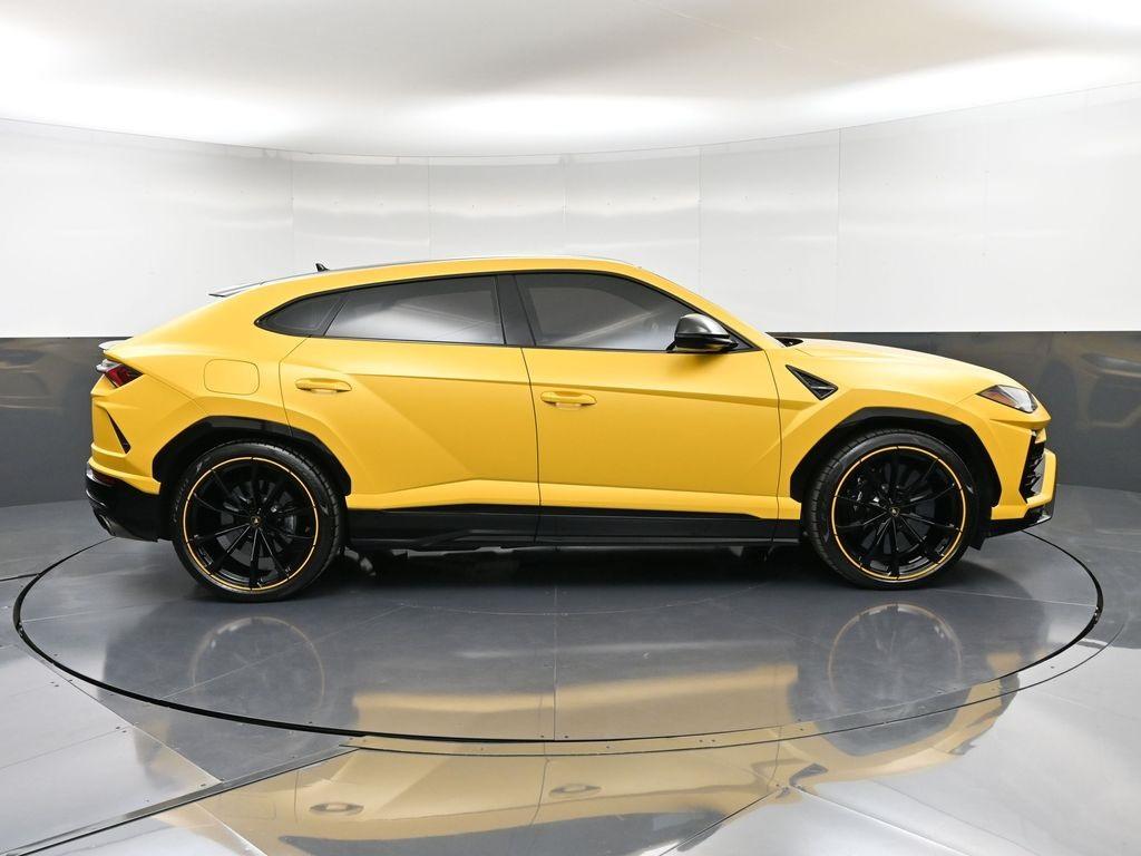 used 2022 Lamborghini Urus car, priced at $244,995