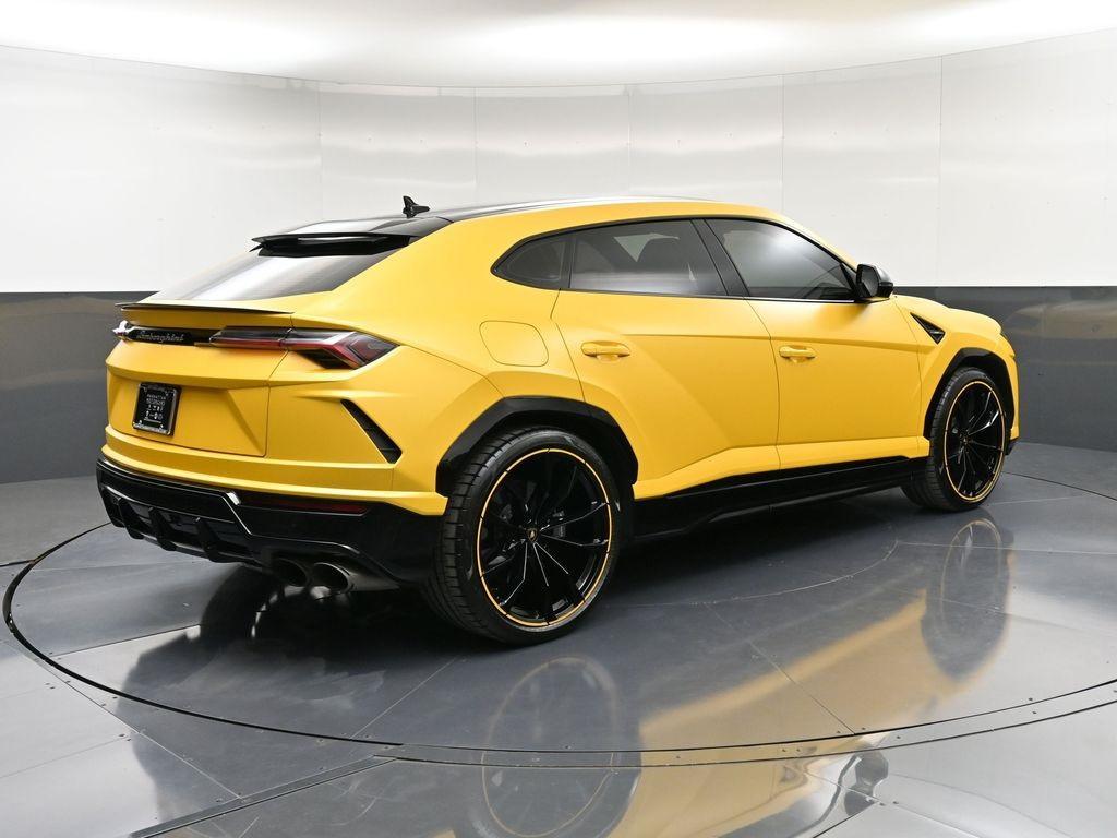 used 2022 Lamborghini Urus car, priced at $244,995