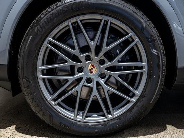 new 2025 Porsche Cayenne car, priced at $114,585