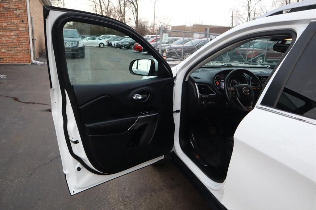 used 2019 Jeep Cherokee car, priced at $10,499