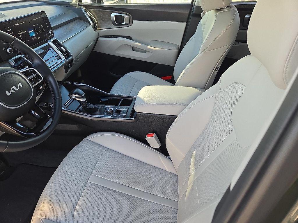 used 2023 Kia Sorento car, priced at $28,750