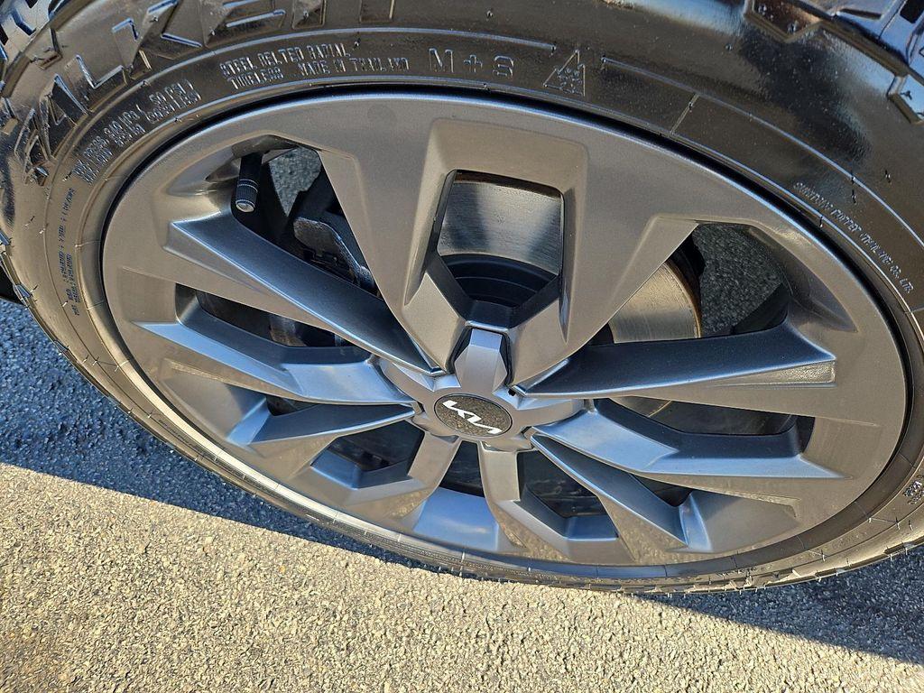 used 2023 Kia Sorento car, priced at $28,750