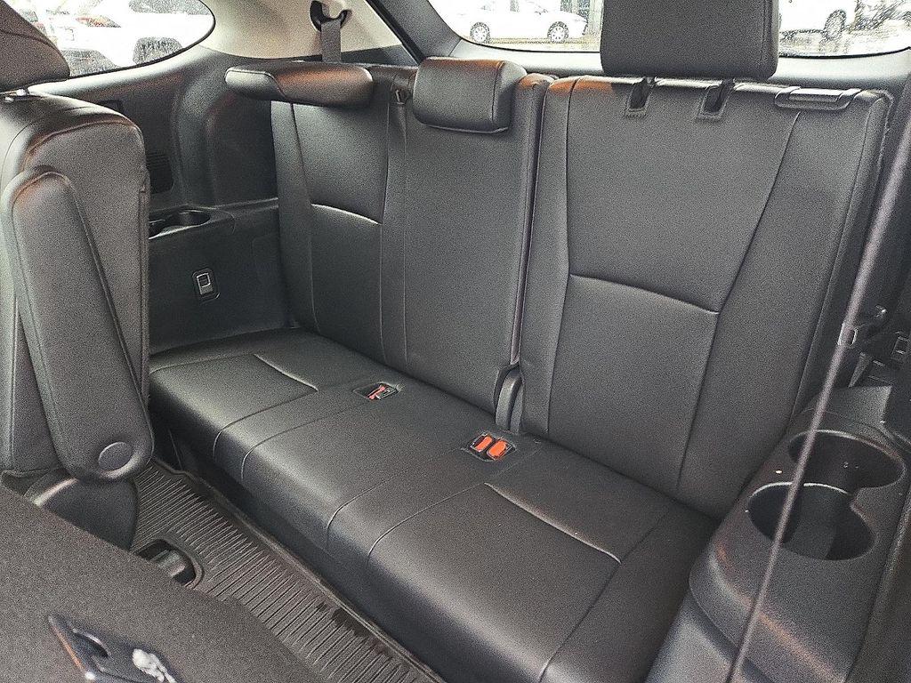 used 2024 Toyota Highlander car, priced at $40,900