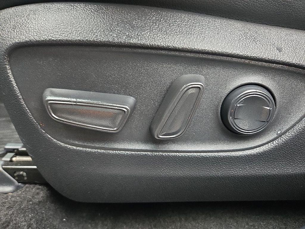 used 2024 Toyota Highlander car, priced at $40,900