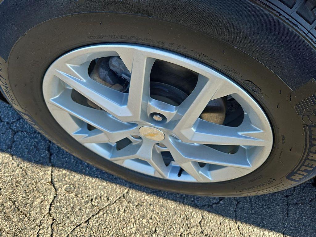 used 2022 Chevrolet Equinox car, priced at $21,750