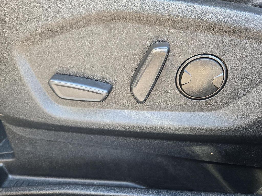 used 2023 Ford Edge car, priced at $23,300