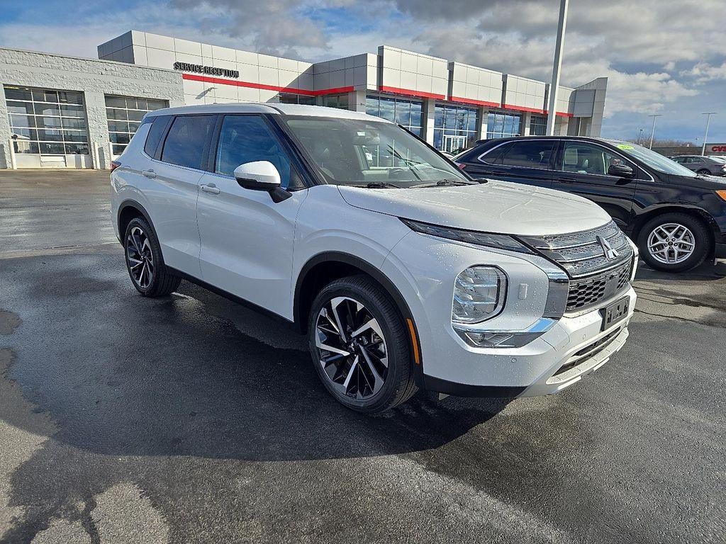 used 2024 Mitsubishi Outlander car, priced at $25,750