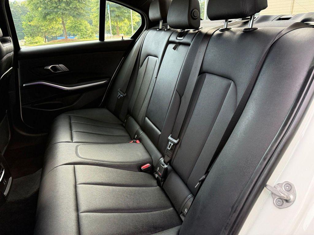 BMW 3 Series view 40