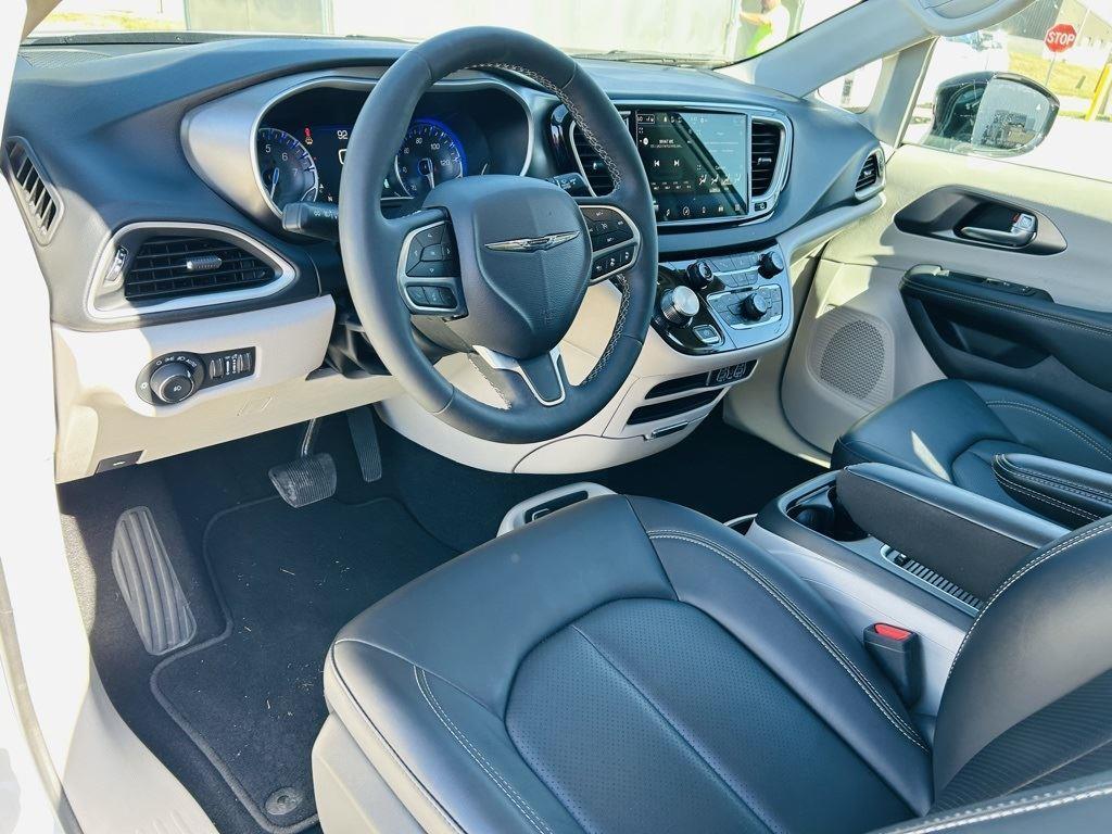 used 2024 Chrysler Pacifica car, priced at $30,500