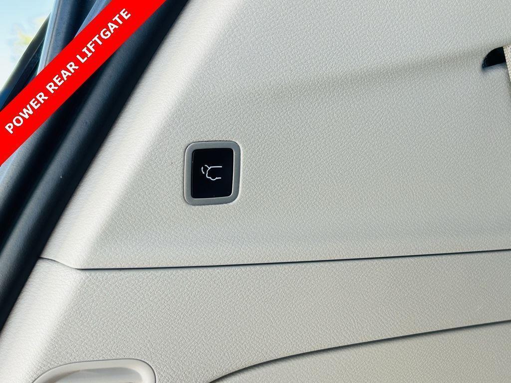 used 2024 Chrysler Pacifica car, priced at $30,500