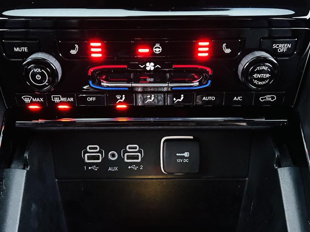 used 2023 Jeep Grand Cherokee car, priced at $33,000