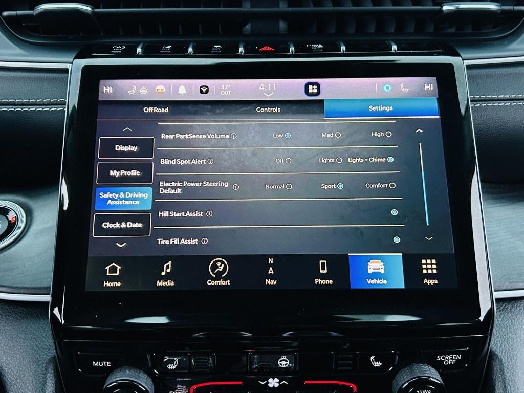 used 2023 Jeep Grand Cherokee car, priced at $33,000