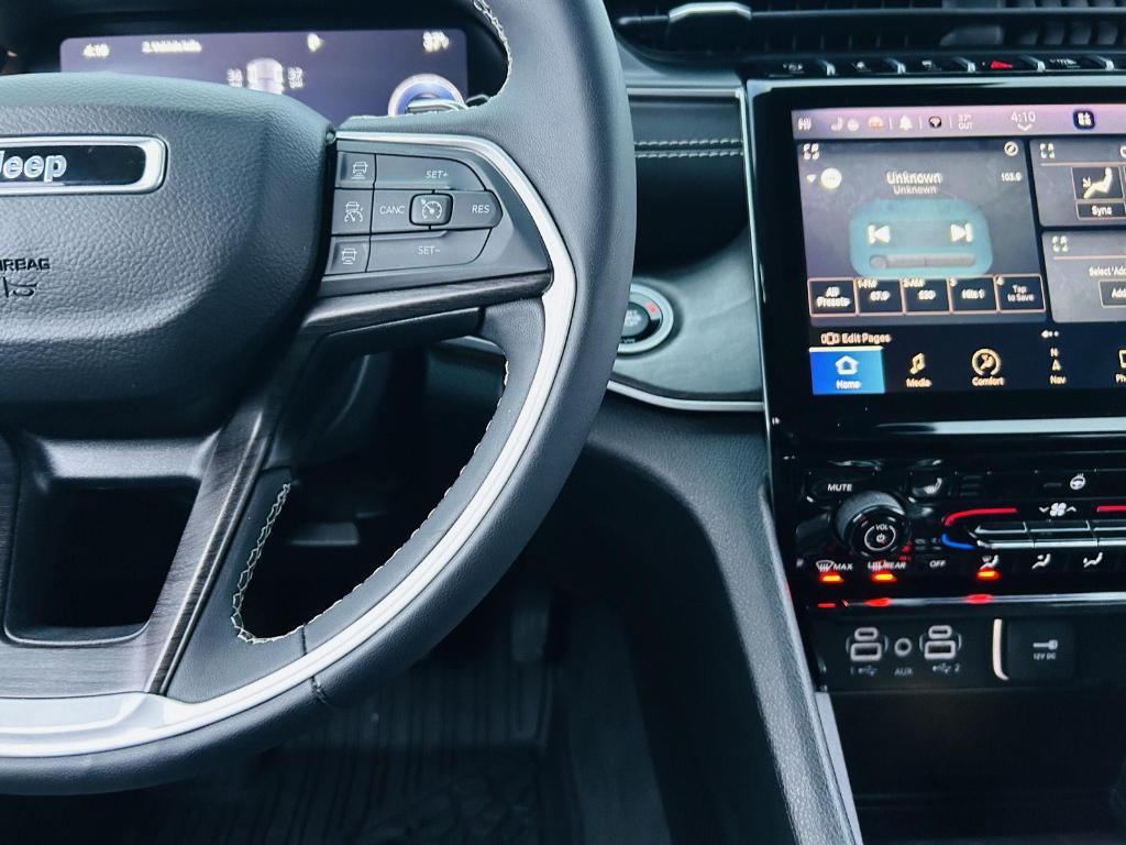 used 2023 Jeep Grand Cherokee car, priced at $33,000