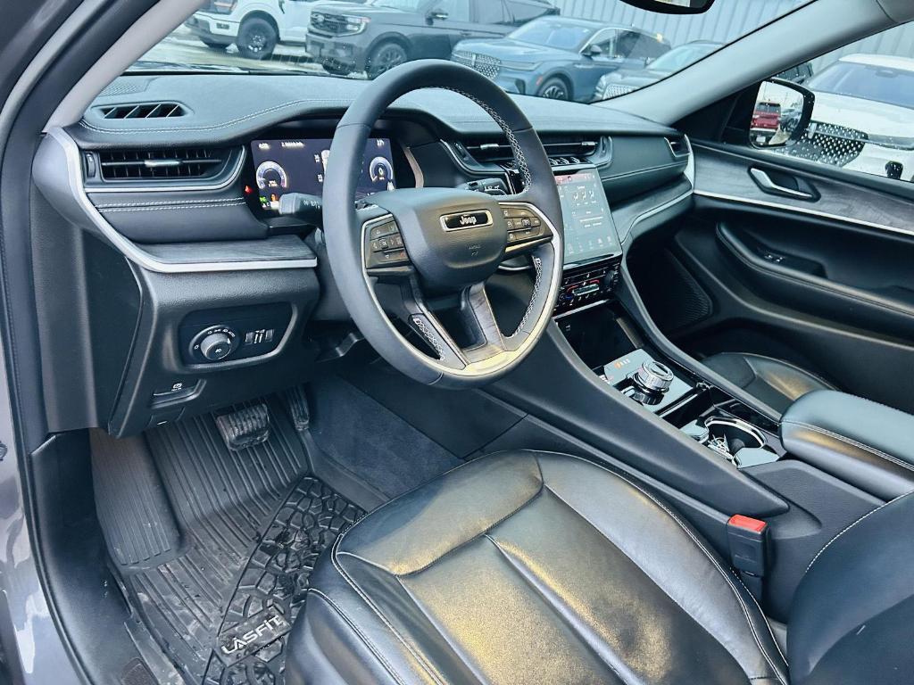 used 2023 Jeep Grand Cherokee car, priced at $33,000