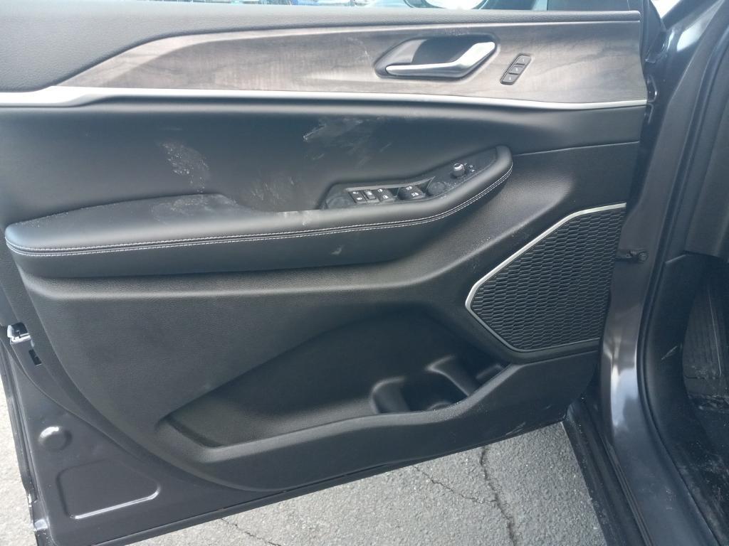 new 2026 Jeep Grand Cherokee car, priced at $50,580