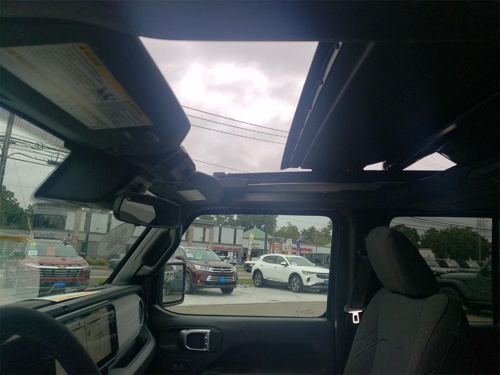 new 2025 Jeep Wrangler car, priced at $54,270