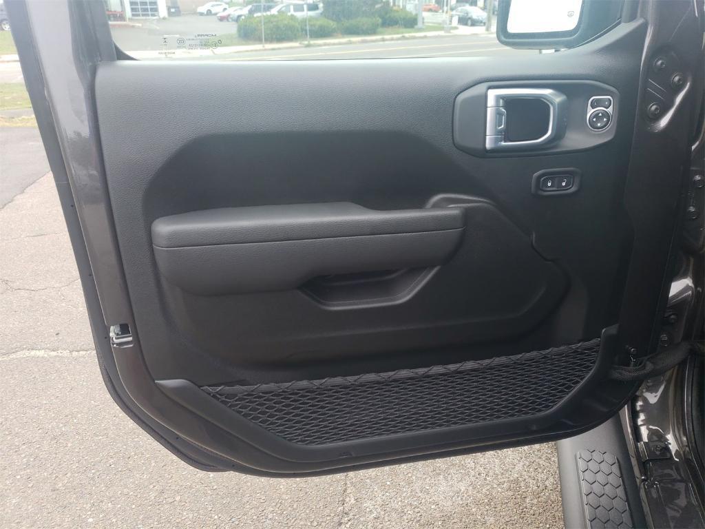 new 2025 Jeep Wrangler car, priced at $54,270