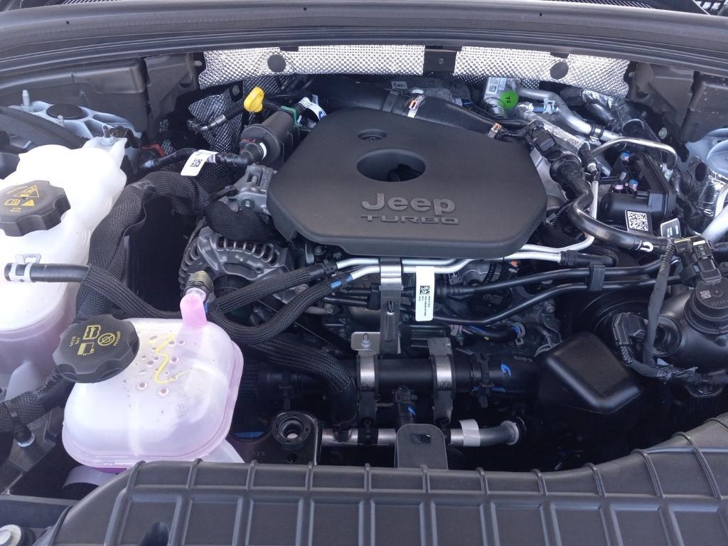 new 2026 Jeep Grand Cherokee car, priced at $49,985