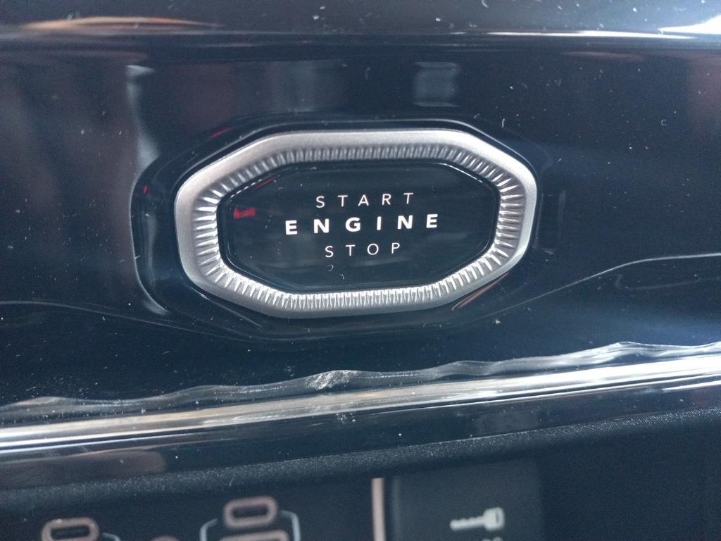 new 2026 Jeep Grand Cherokee car, priced at $49,985