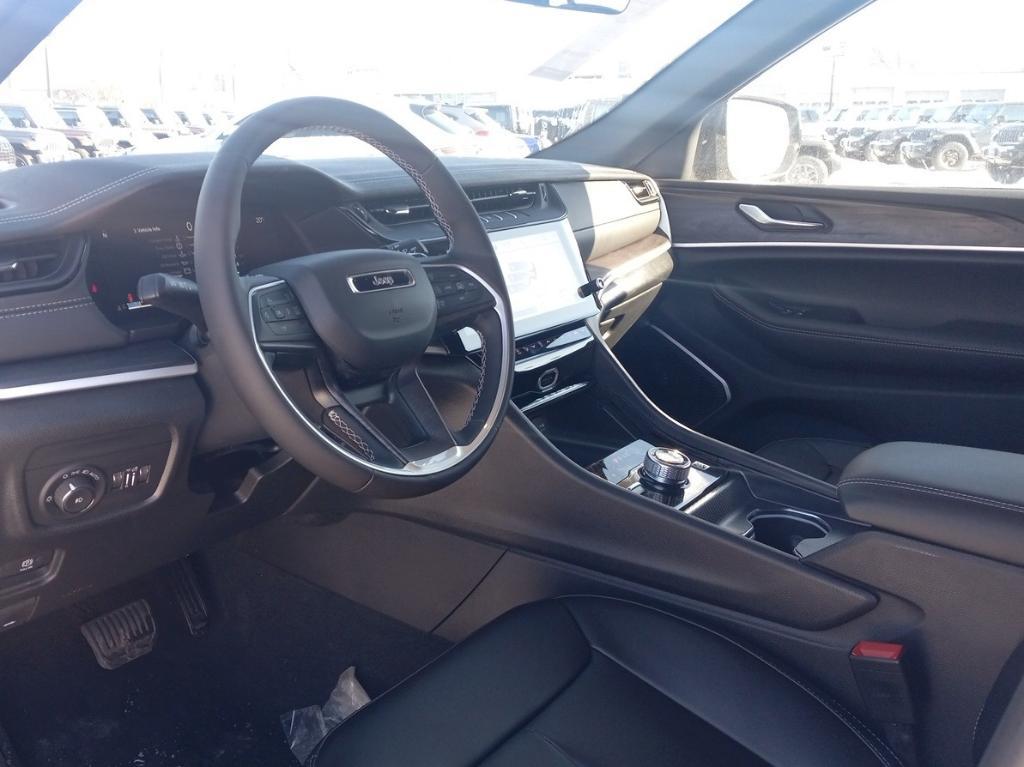 new 2026 Jeep Grand Cherokee car, priced at $49,985