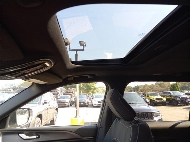 new 2025 Jeep Grand Cherokee L car, priced at $45,920