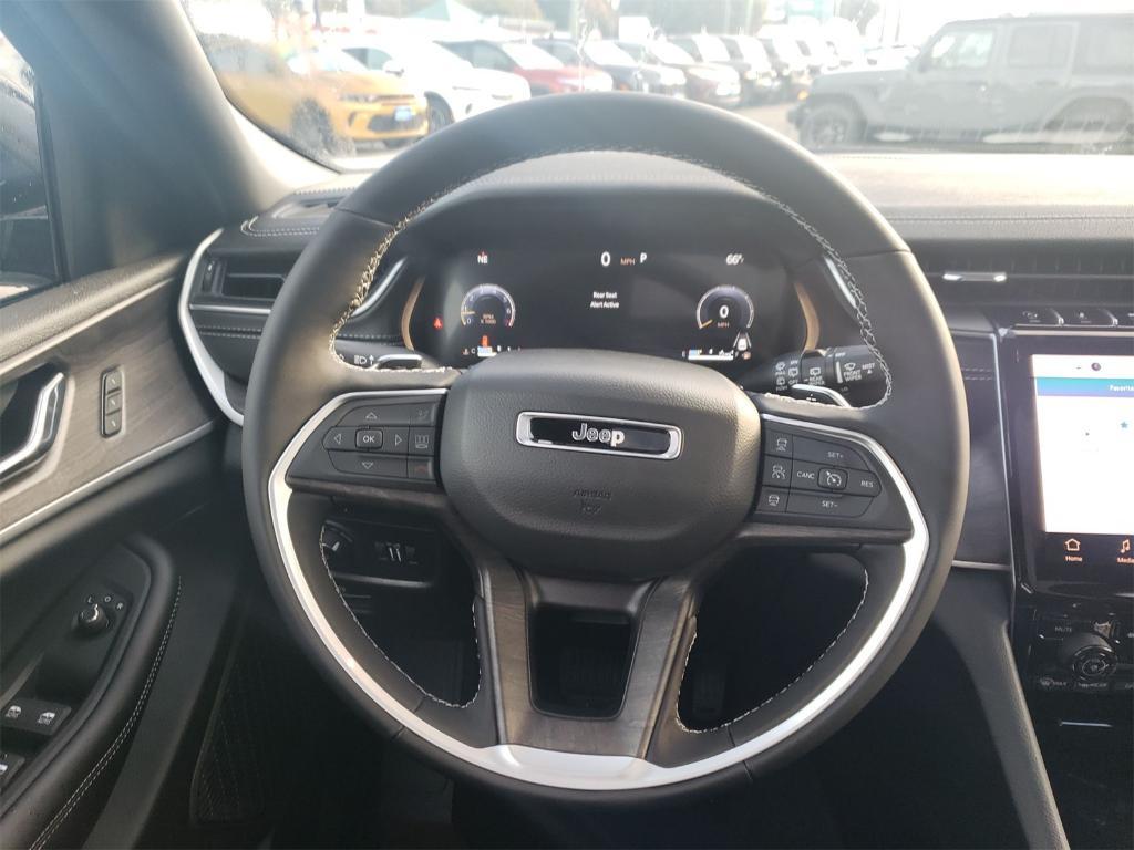 new 2025 Jeep Grand Cherokee car, priced at $52,140