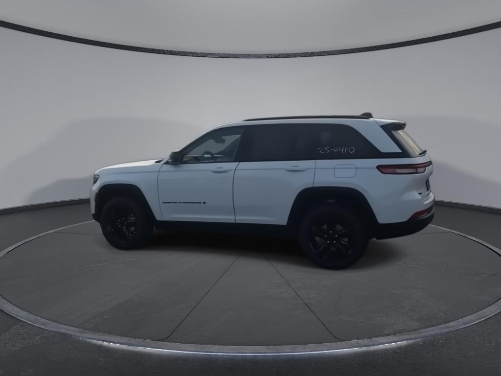 new 2025 Jeep Grand Cherokee car, priced at $52,140