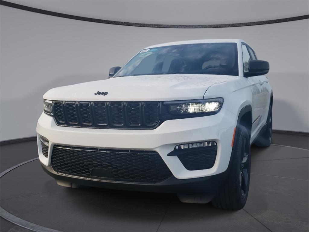 new 2025 Jeep Grand Cherokee car, priced at $52,140