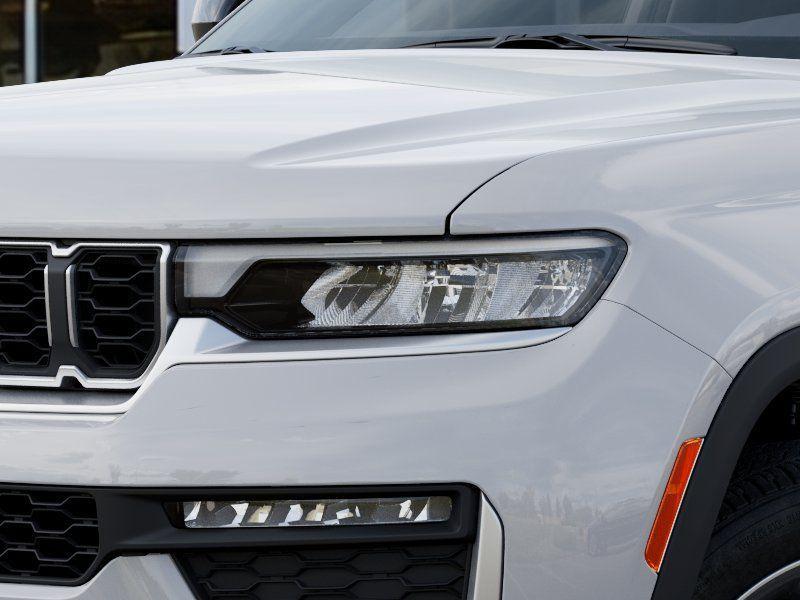 new 2026 Jeep Grand Cherokee car, priced at $48,985